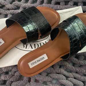 Women’s Steve Madden Slip On Sandals Size 10